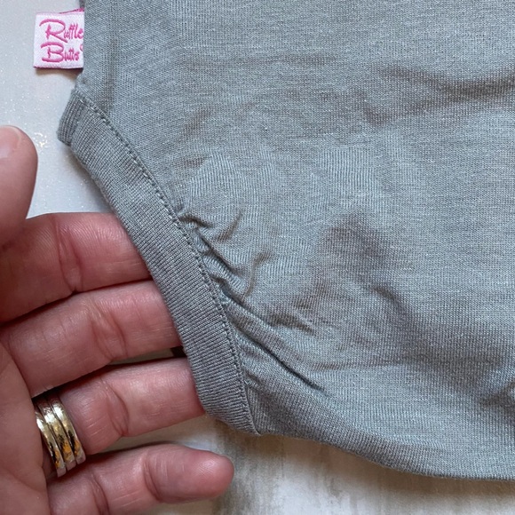 NWT RuffleButts Gray Long Sleeve Ruffle Layering Bodysuit, size 3-6M - Picture 11 of 11